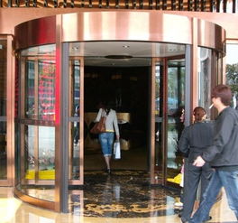 東莞旋轉(zhuǎn)門廠家安裝一套旋轉(zhuǎn)門多少錢